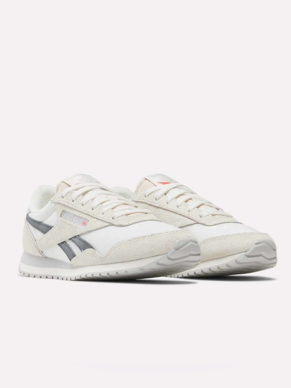 Reebok Classic Women’s AZ Running Shoes - Picture 2 of 8